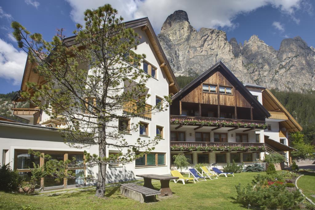 كورفارا إنْ بادِيا Residence Chalet Pinis المظهر الخارجي الصورة