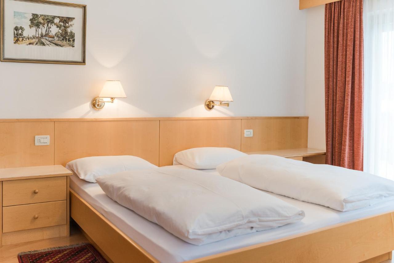 كورفارا إنْ بادِيا Residence Chalet Pinis المظهر الخارجي الصورة