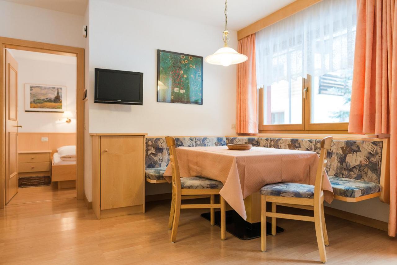 كورفارا إنْ بادِيا Residence Chalet Pinis المظهر الخارجي الصورة